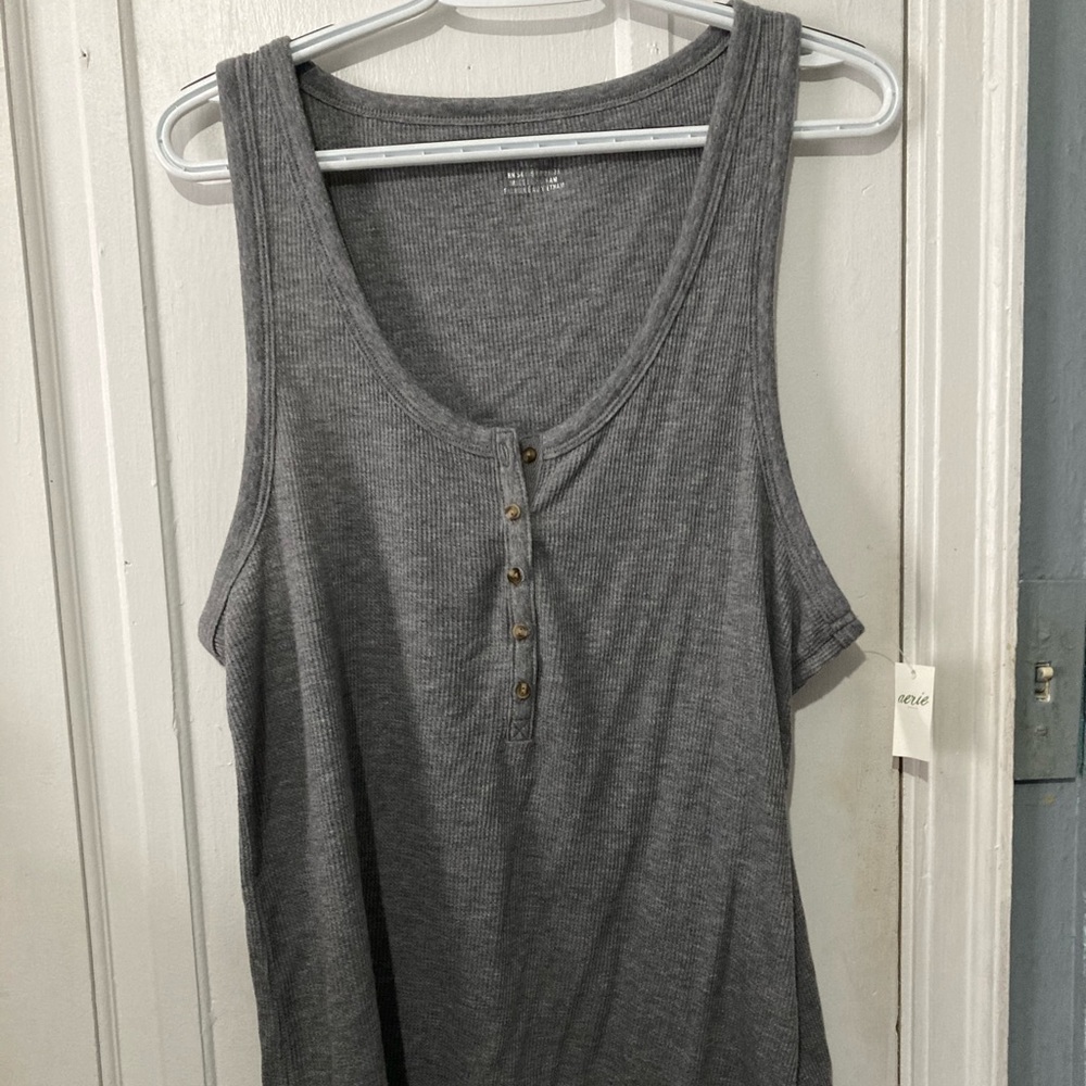 Aerie button tank